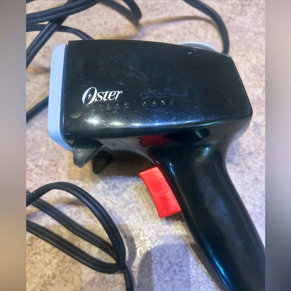 Oster Handheld Fabric Steamer — Black with Red Trigger-looks NEW-works awesome